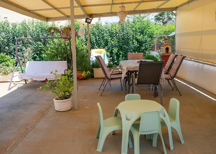 Lollas Acharavi Corfu 別荘