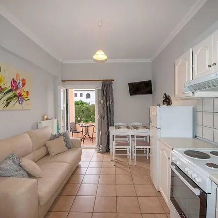 בית נופש Lollas Acharavi Corfu *