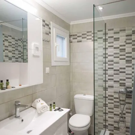 בית נופש Lollas Acharavi Corfu *