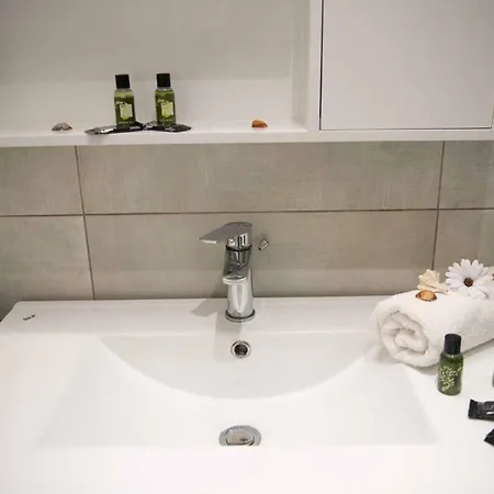 בית נופש Lollas Acharavi Corfu *