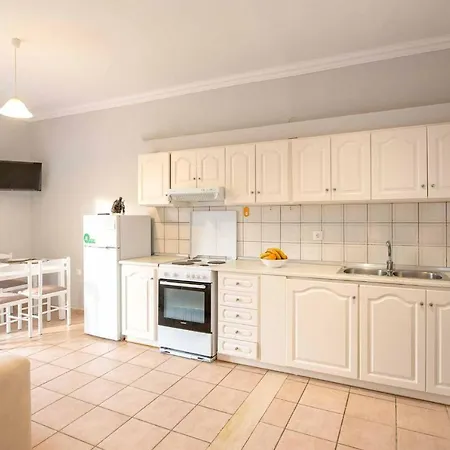 Lollas Acharavi Corfu אצ'ארבי