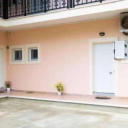 Lollas Acharavi Corfu * אצ'ארבי