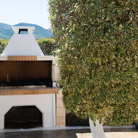 Lollas Acharavi Corfu * Acharavi (Corfu)