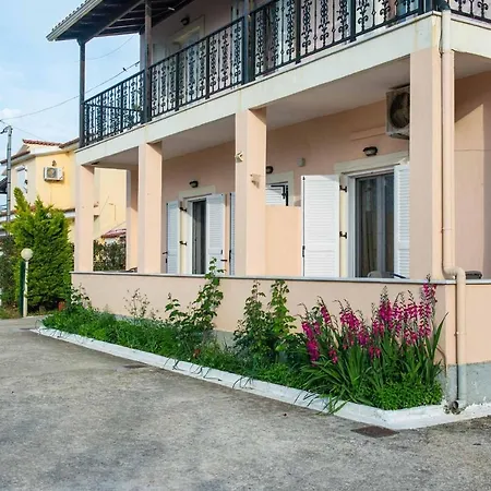 Lollas Acharavi Corfu Nyaraló Aharávi