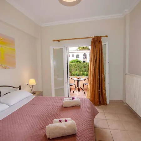 Lollas Acharavi Corfu Tatil Evi *
