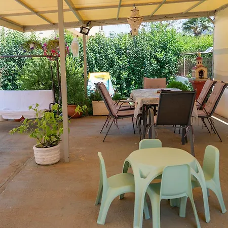 Lollas Acharavi Corfu Tatil Evi