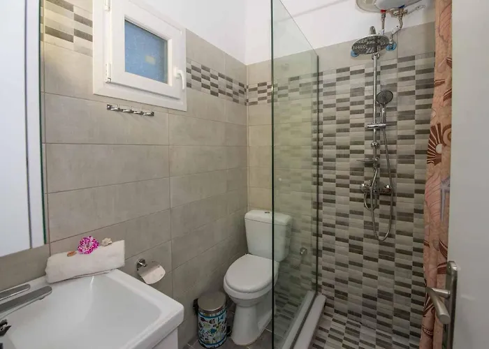 Lollas Acharavi Corfu 아카라비