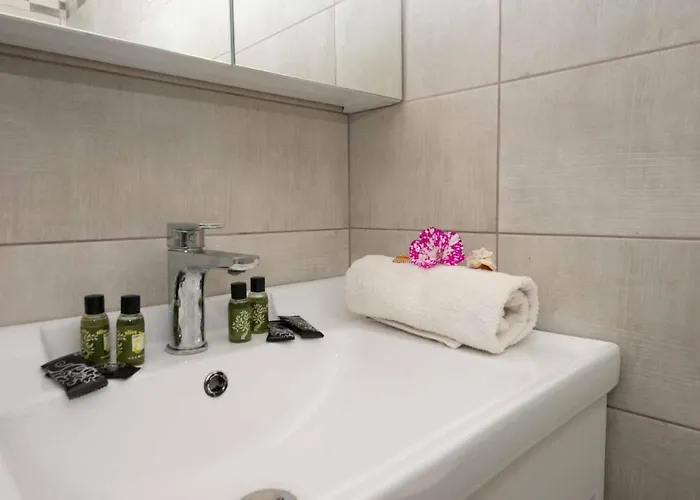 펜션 Lollas Acharavi Corfu *