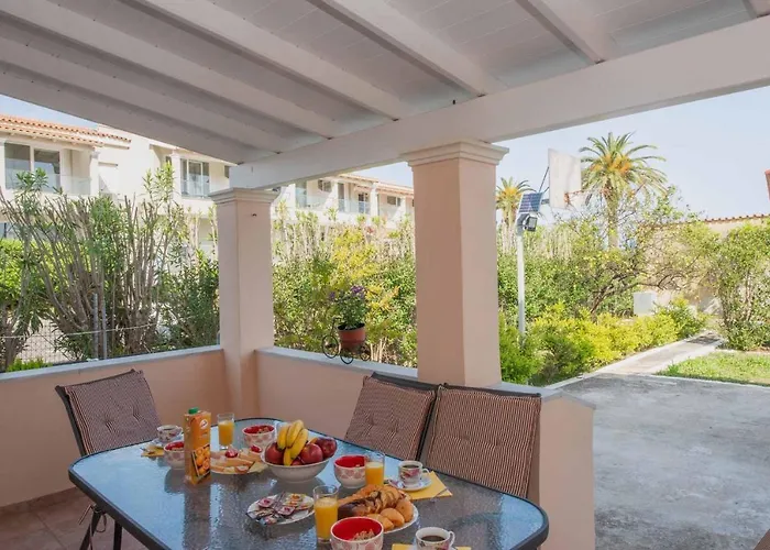 Lollas Acharavi Corfu Tatil Evi